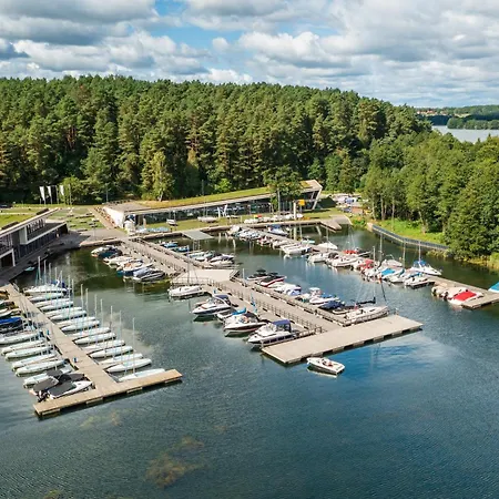 Ukiel Park 10 Przy Jeziorze Ukiel Przy Plazy Miejskiej Parking Fv * Olsztyn (Warmian-Masurian)